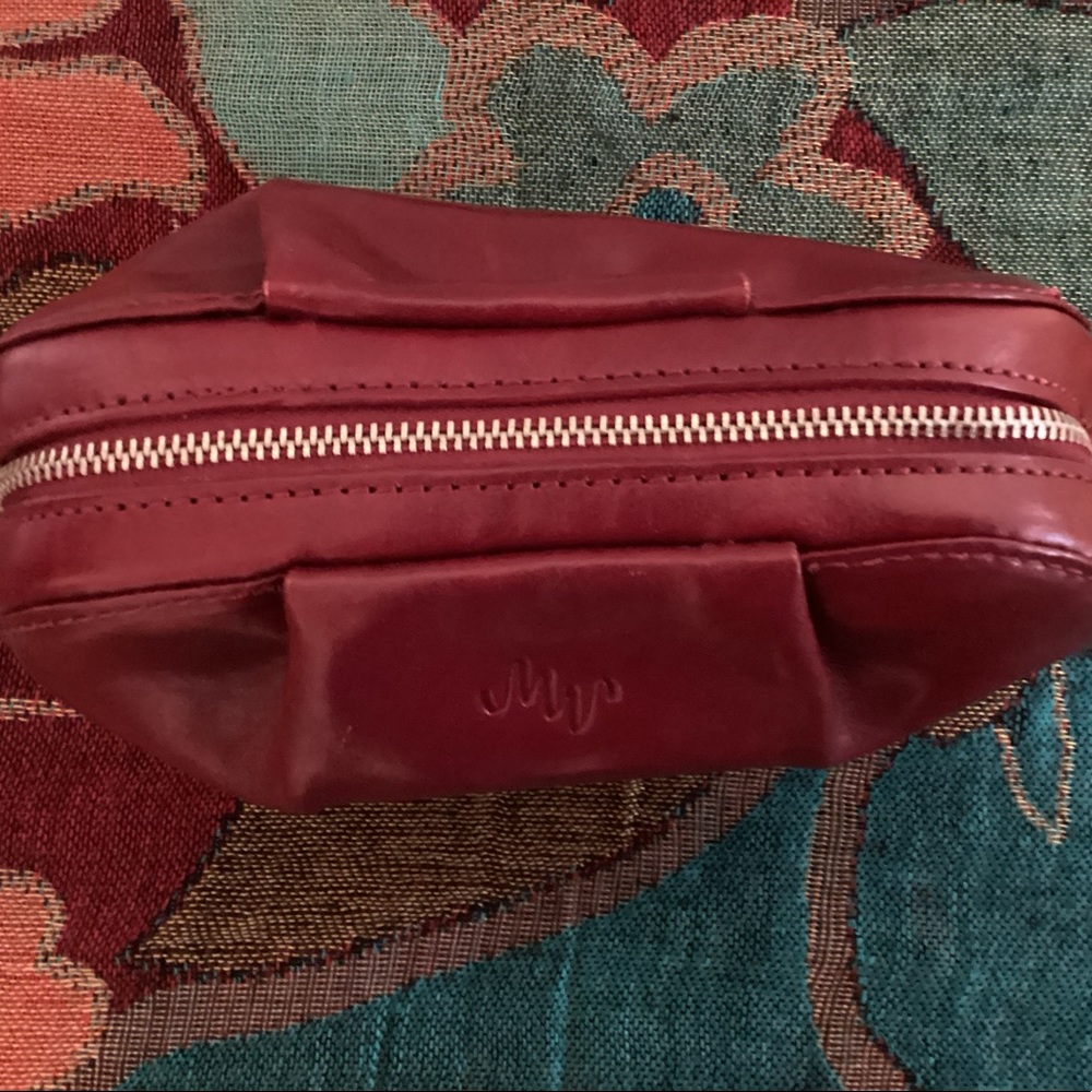 Monsac cosmetic pouch in scarlet red leather made in Italy NWOT - Picture 3 of 4